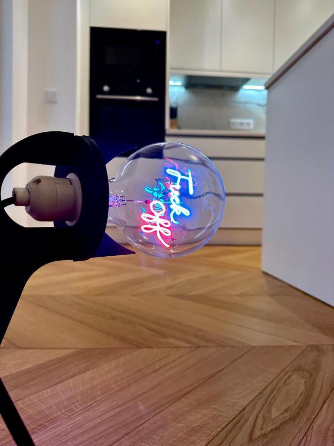 Bel Appartement Avec Parking Au Coeur De Reims Luaran gambar